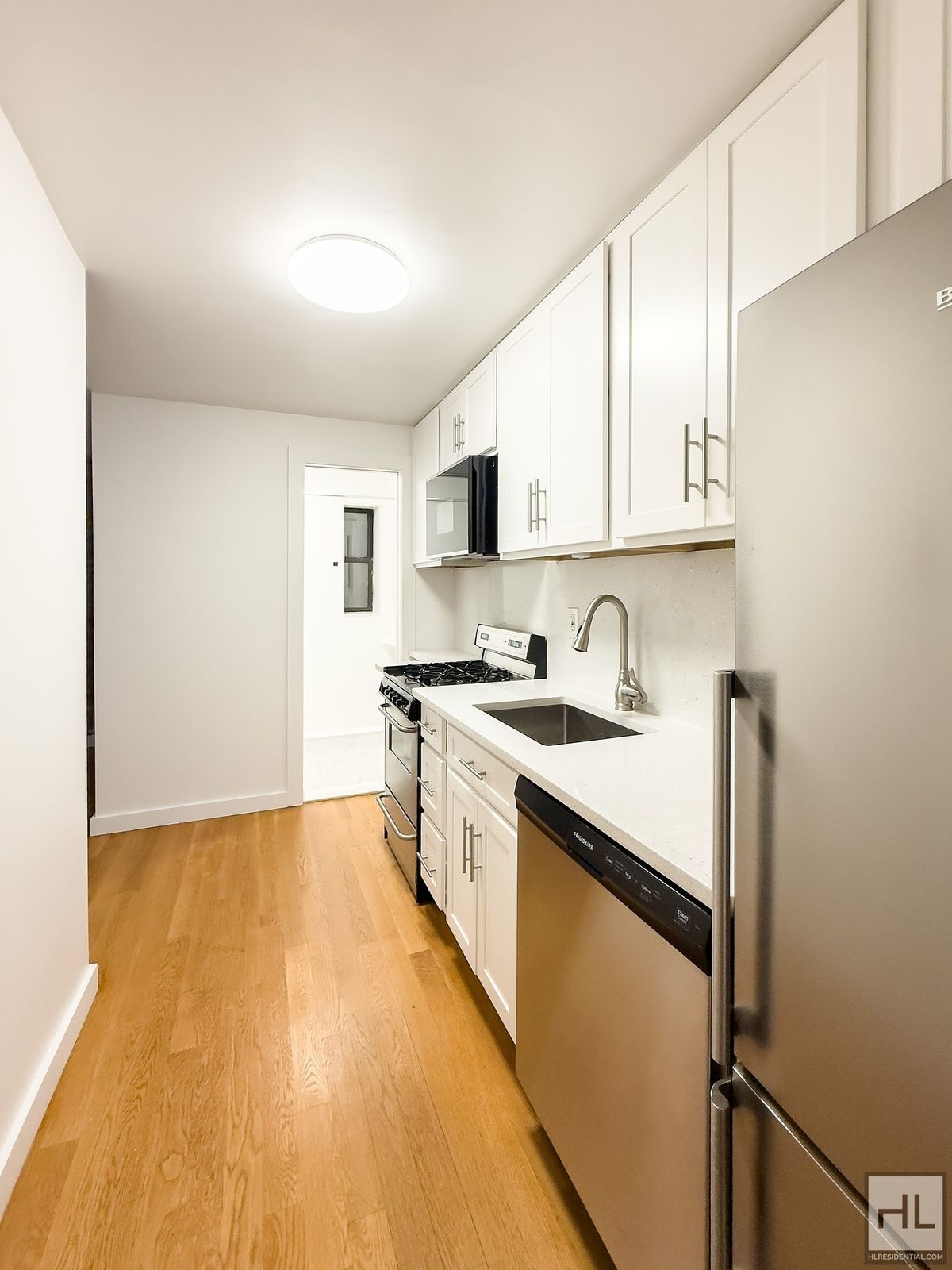 Building Photo - GREENE AVENUE / Spacious 1-Bed 1-Bath / Mi...