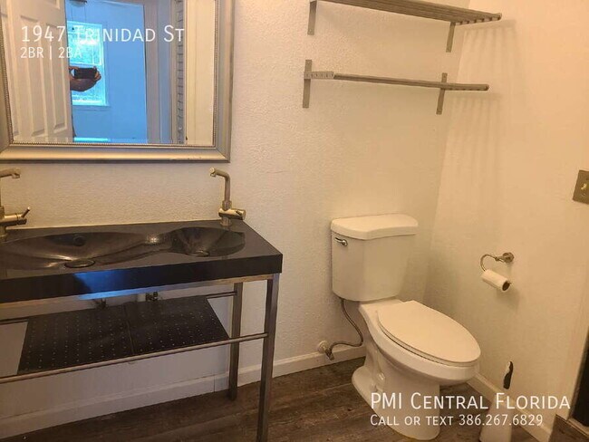 Building Photo - 1947 Trinidad St