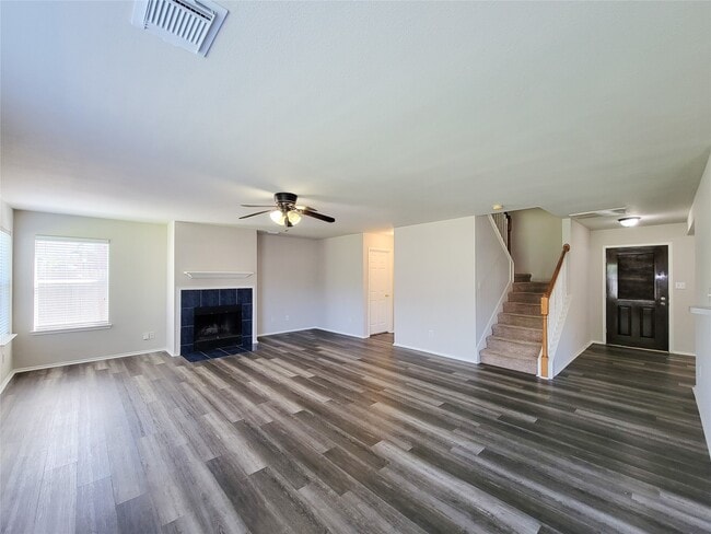 Building Photo - 5746 Roehampton Ct