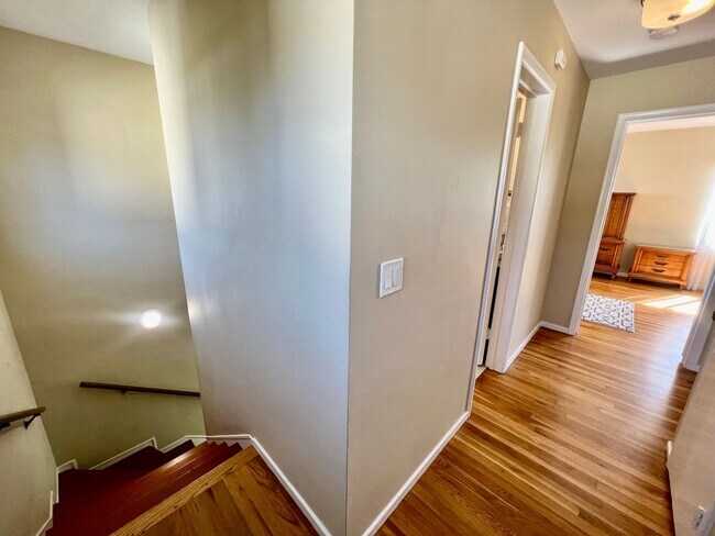 Building Photo - Charming Furnished Home in PG!
