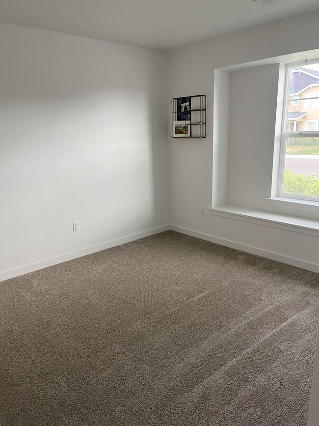 Building Photo - Gorgeous 3 bed 2 ba home with  just off Hubbard Rd and Rapid Creek Way in Kuna