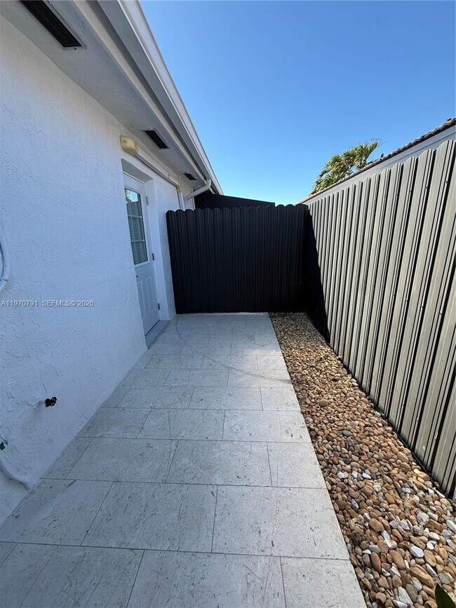 Building Photo - 15022 SW 30th St