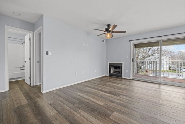 Building Photo - Updated & Stylish Condo in the Heart of Virginia Beach