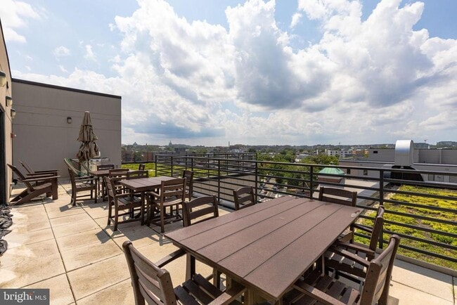 Building Photo - 1111 Orren St NE