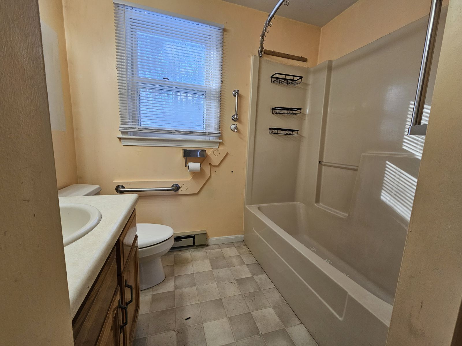 Building Photo - 27 Candlewood Ln