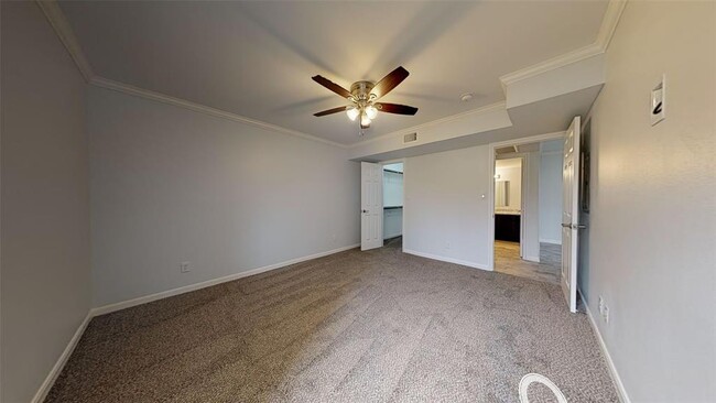 Building Photo - 1860 White Oak Dr