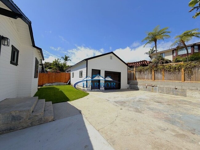 Building Photo - 3409 S Pacific Ave