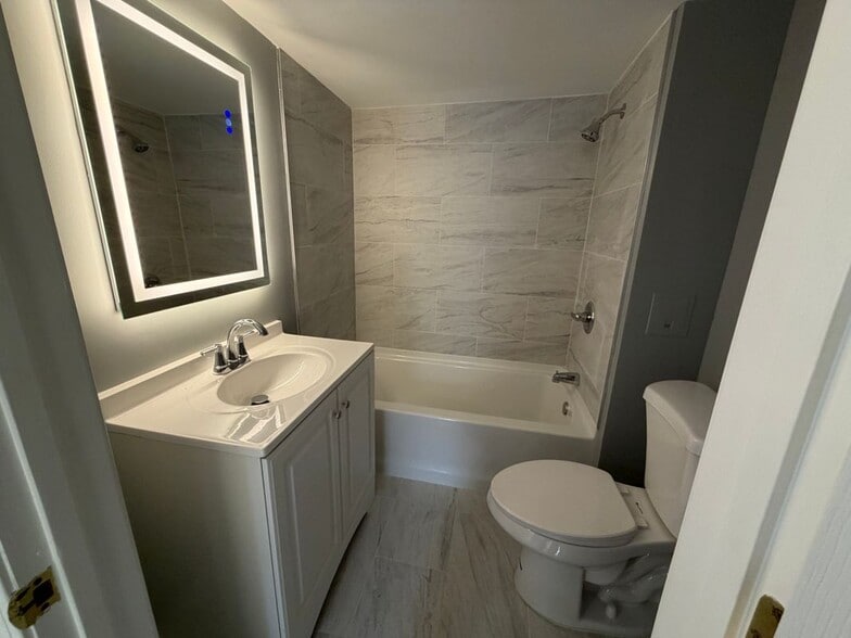 Building Photo - 66 Chestnut Hill Rd