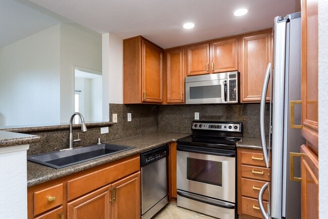 Building Photo - River Colony Condo in Mission Valley East