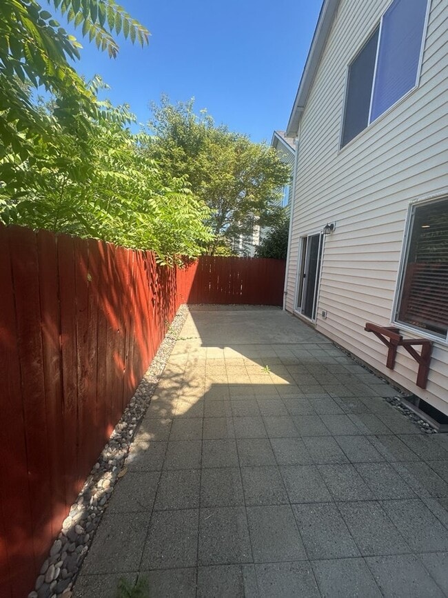 Building Photo - Welcome to this stunning two-story home lo...