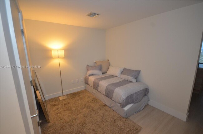 Building Photo - 16385 Biscayne Blvd