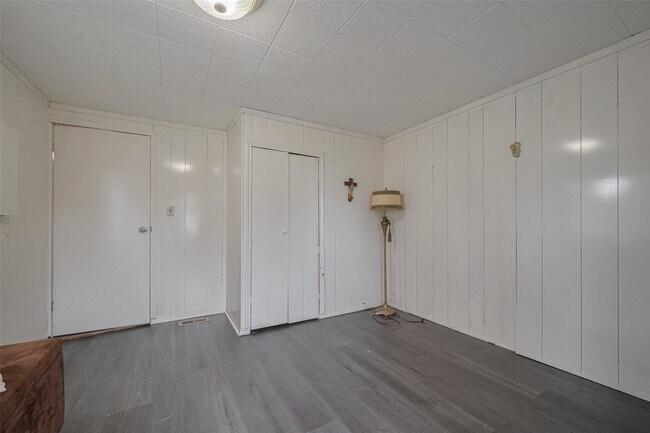 Building Photo - 2316 Green Meadows Dr