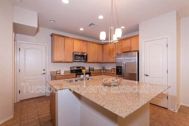 Building Photo - 2442 E Emerald Moon Dr