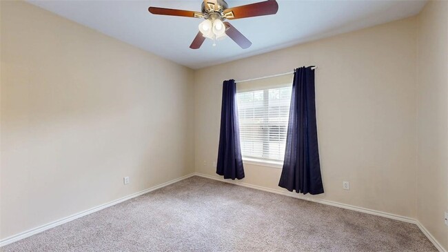 Building Photo - 609 Townplace Dr
