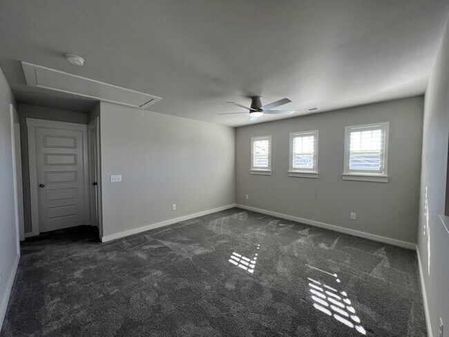 Building Photo - 1001 Pebble Run Rd