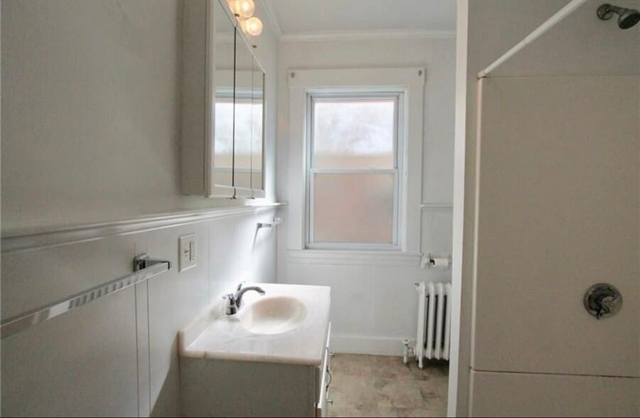 Bathroom - 23 Bedlow Ave