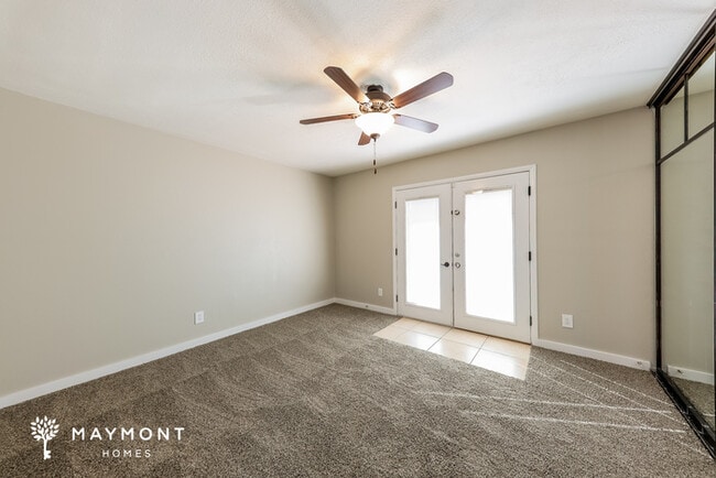 Building Photo - 2119 W Eugie Ave