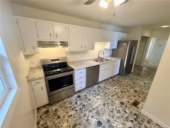 Building Photo - 1009 Louisburg Pl