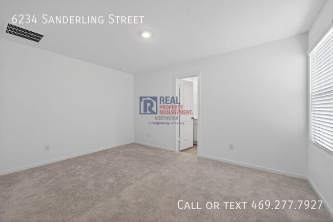Building Photo - 6234 Sanderling St