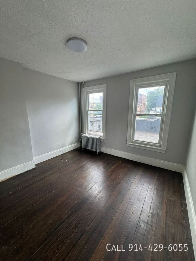 Building Photo - 125 W Sidney Ave