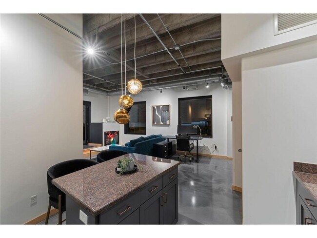 Building Photo - 601 S Marquette Ave