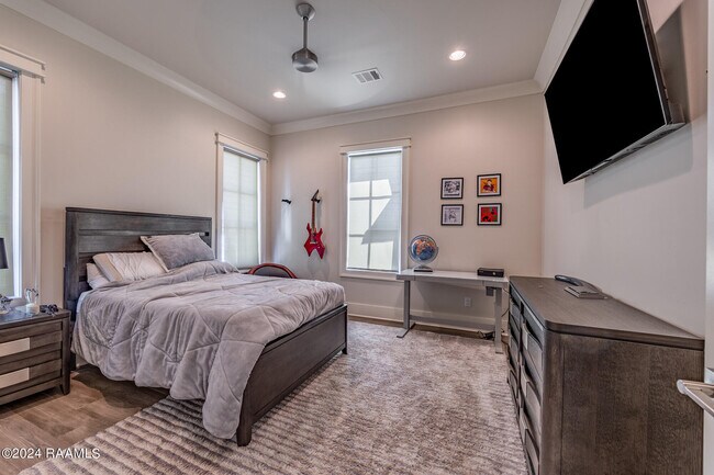 Building Photo - 300 Brightwood Dr
