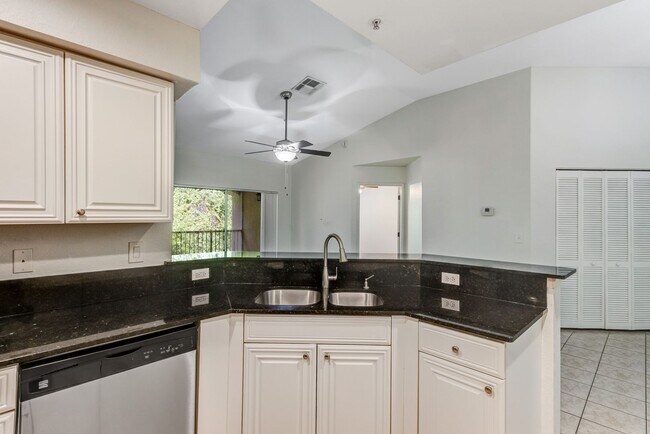 Building Photo - ** IBIS CLUB ** 3 BED / 2 BATH - CONDO - GATED COMMUNITY - SMALL PET OK! - ANNUAL RENTAL