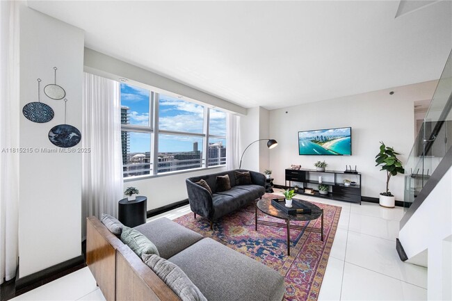 Building Photo - 1395 Brickell Ave