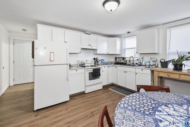 Building Photo - 74 Mitchell St