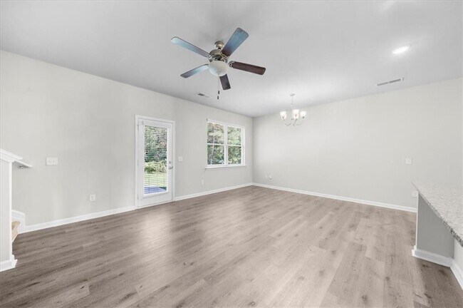 Building Photo - 210 Vickery Ln