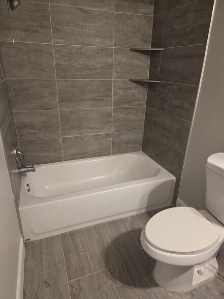 Building Photo - 825 N Fulton Ave