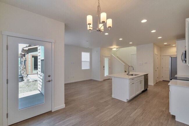 Building Photo - 9679 Albion Ln