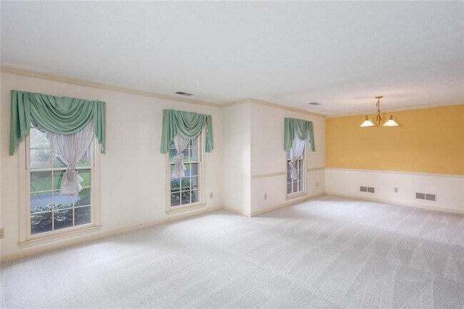Building Photo - 179 Lakeside Dr NW