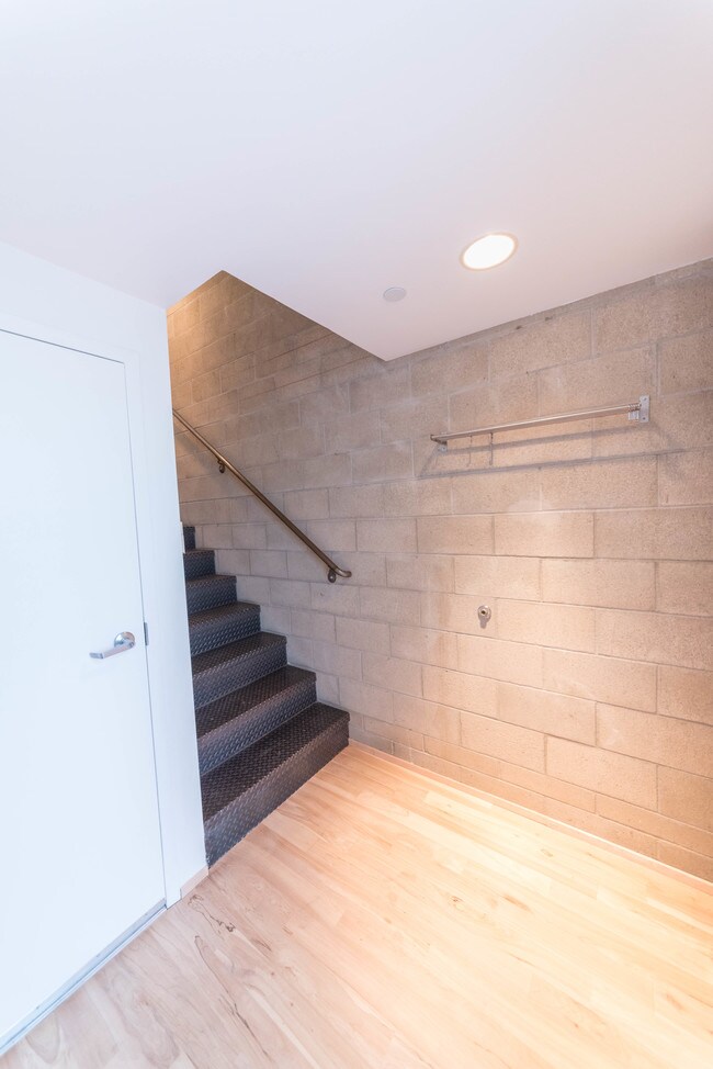 Building Photo - 717 N Highland Ave