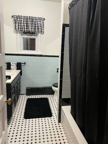 Building Photo - 1416 Riverview Ave