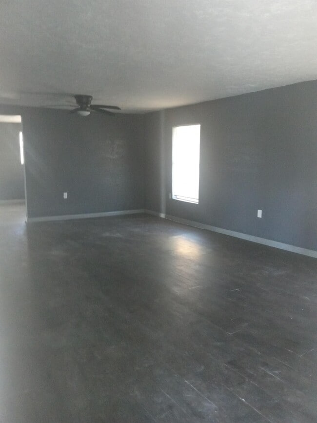 Building Photo - 7607 Verdinell St