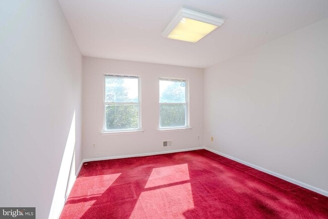 Building Photo - 27 Samantha Dr