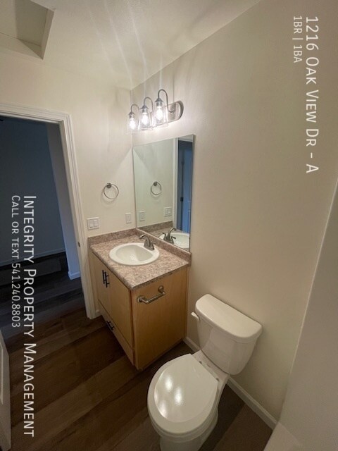 Building Photo - 1216 Oak View Dr