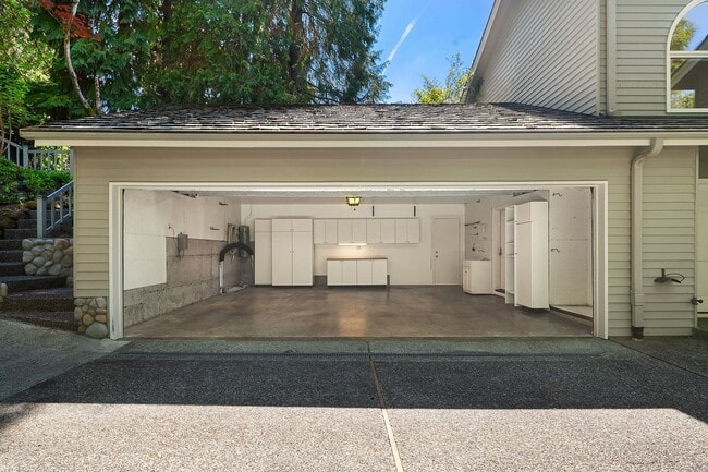 Building Photo - 3bd/3.5ba Mercer Island Home