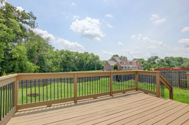 Building Photo - 716 Cavalier Dr