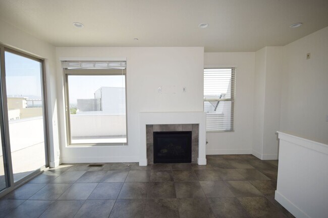 Building Photo - 4517 Daybreak Rim Way