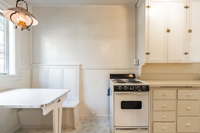 Interior Photo - Broadway Court