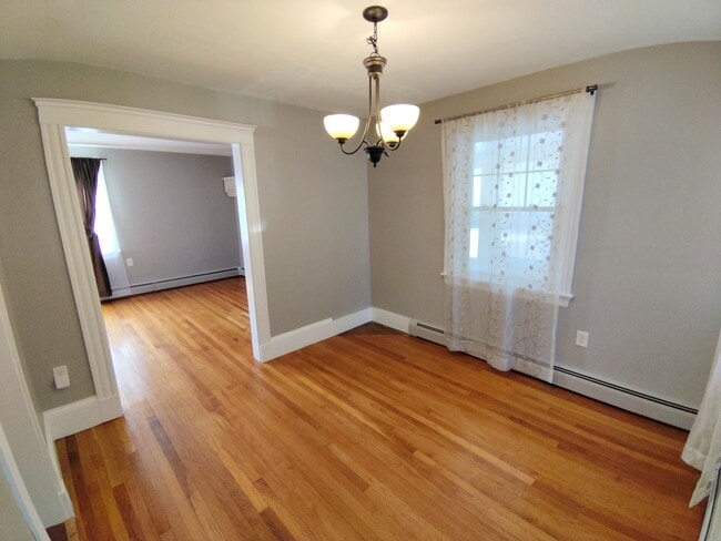 Building Photo - 162 Elmwood Ave