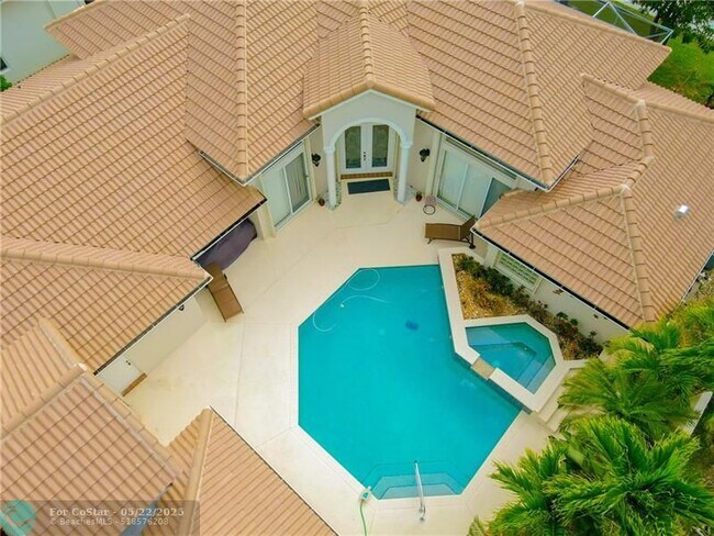 Building Photo - 20107 Ocean Key Dr