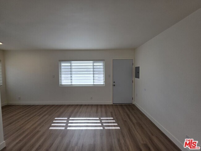 Building Photo - 2009 Carnegie Ln