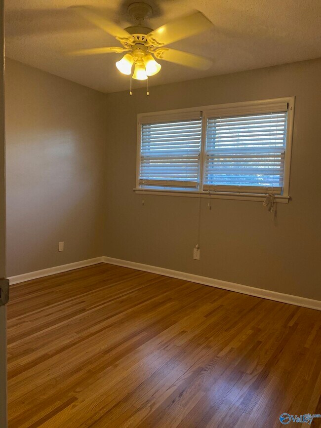 Building Photo - 4411 McClain Ln NW