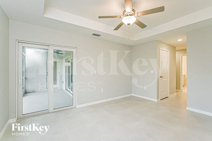 Building Photo - 2838 NW 3rd Pl