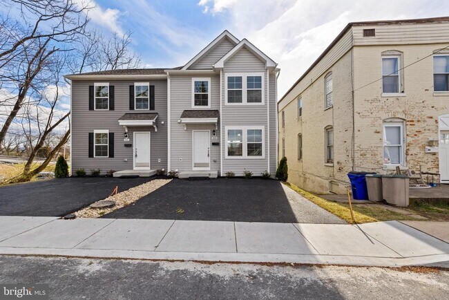 Building Photo - 444 Carrolton Ave