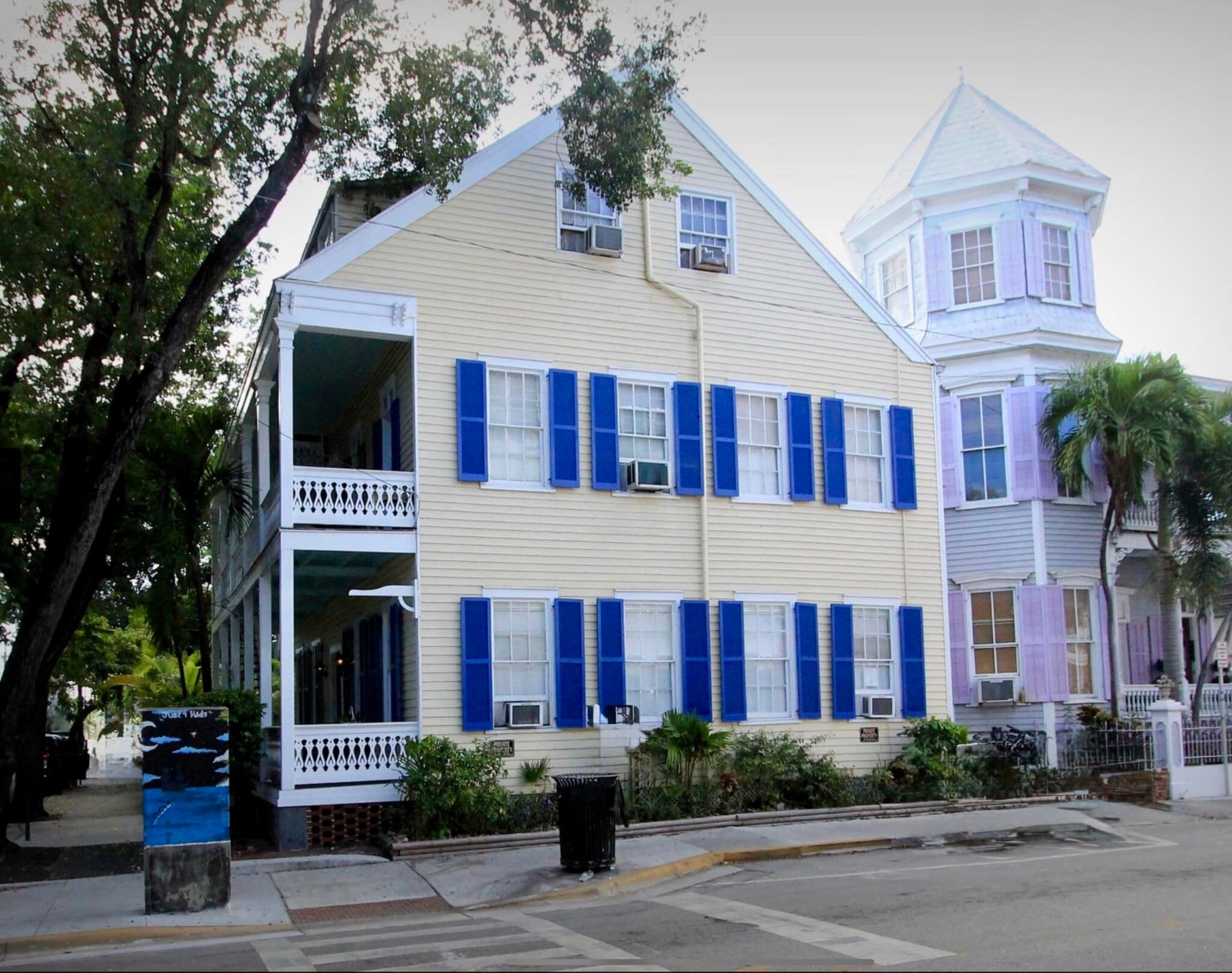 Side of Building - 400 Simonton St