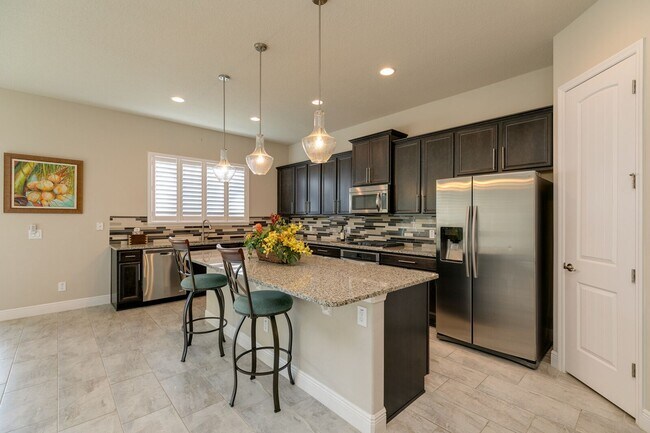 Building Photo - Luxury Living At An Affordable Price